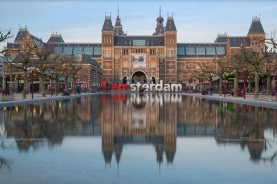 Amsterdam Day Trip from Brussels - Arrival and orientation: boat time to understand the city fast