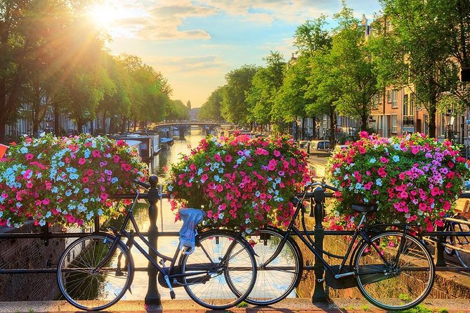 Amsterdam Day Trip from Brussels - Canal cruise comfort and what to pack for cold or wet weather