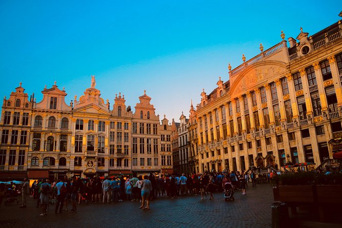 Architecture Tour of Brussels - BOZAR walls and Mont des Arts: the photo payoff