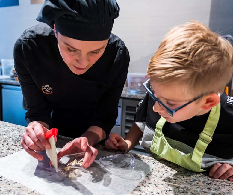 Brussels: 2.5-Hour Chocolate Museum Visit with Workshop - Tastings and praline demo: turning craft time into real cocoa knowledge