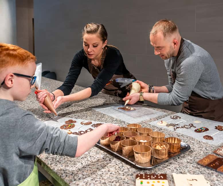 Brussels: 2.5-Hour Chocolate Museum Visit with Workshop - Group size, languages, and how long the day really takes