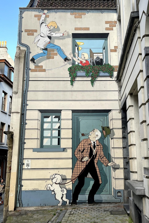 Brussels: 2 hours Private Walking Tour of the Comics Walls - Your private guide: how David and Eric make it feel personal
