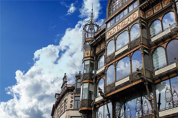 Brussels 3-Hour Guided Art Nouveau Tour - Grand-Place start, then tram to Bailli: how the tour sets you up