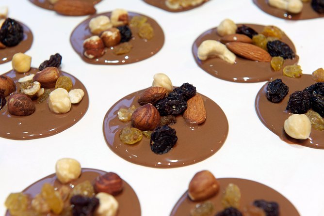 Brussels Chocolate Walking Tour and Workshop - Entering Brussels’ Chocolate Mood at Grand Place