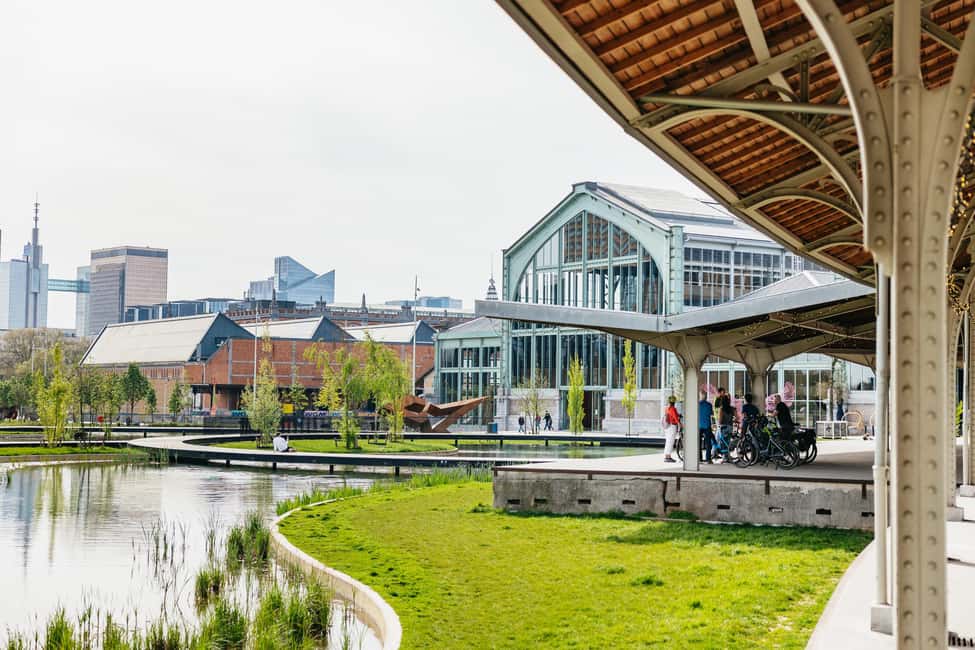 Brussels: City Highlights and Hidden Gems Bike Tour - Price and Value at About $40 for 3.5 Hours