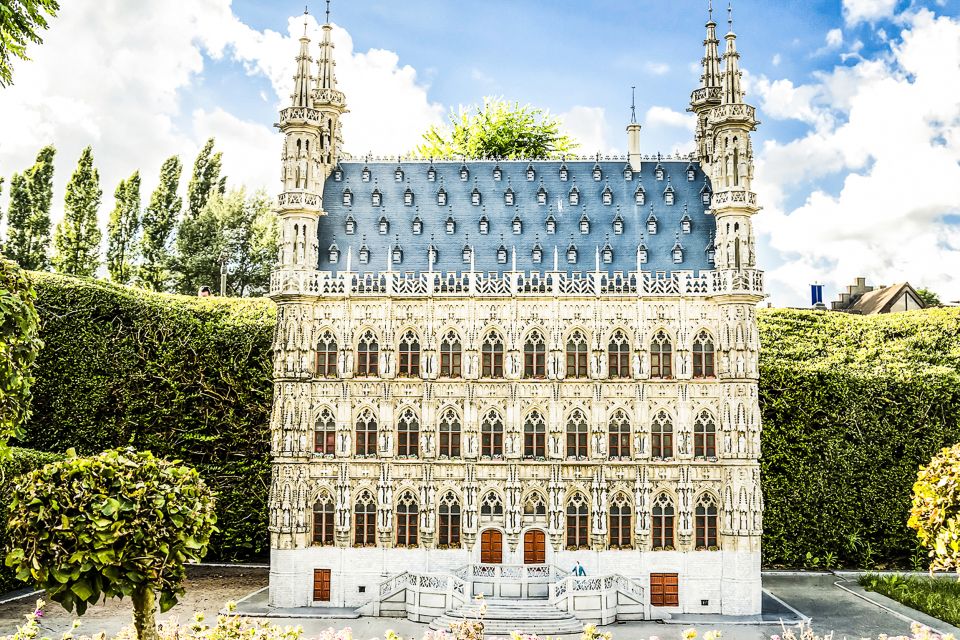 Brussels: Entry Ticket to Mini-Europe - Using the guidebook and on-site commentary like a route
