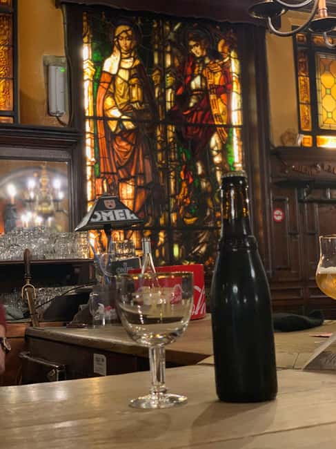 Brussels : Exclusive Chocolate, Beer, Waffle & Whiskey tour - Chocolate stops: ganache, praline, truffles, macarons, and hot chocolate