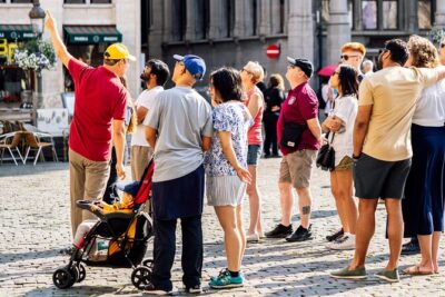 Brussels: Historical Walking Tour with Chocolate & Waffle Tasting - Starting at Grand Place and decoding Brussels’ famous facades