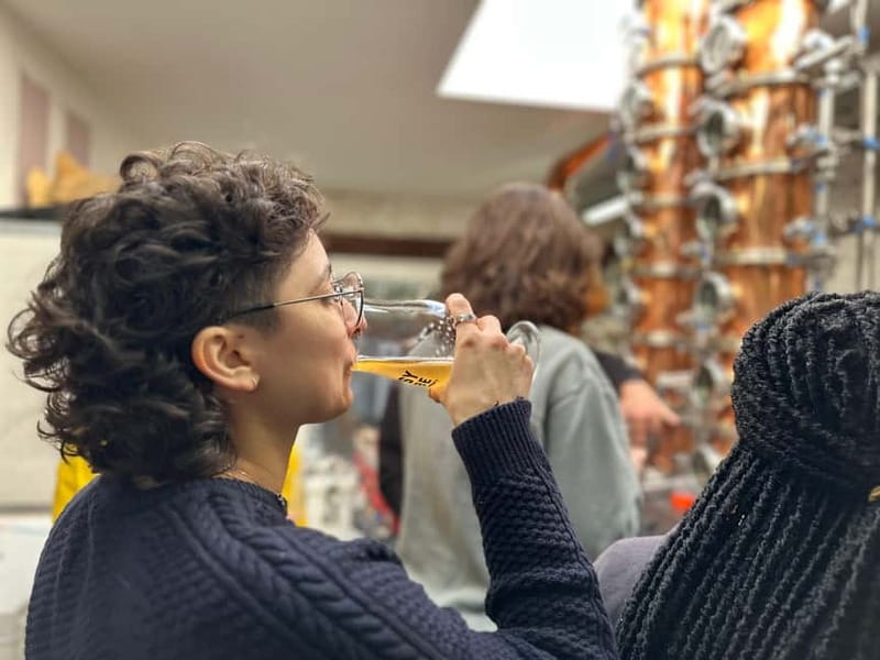Brussels: micro brewery & distillery tour + beer tasting - The guide makes the difference: co-founder-led, brewery-first explanations