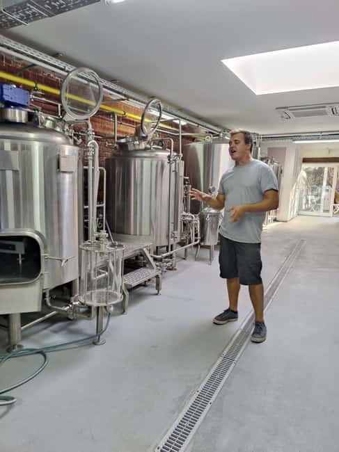 Brussels: micro brewery & distillery tour + beer tasting - The tap room after: what to do once the tour ends