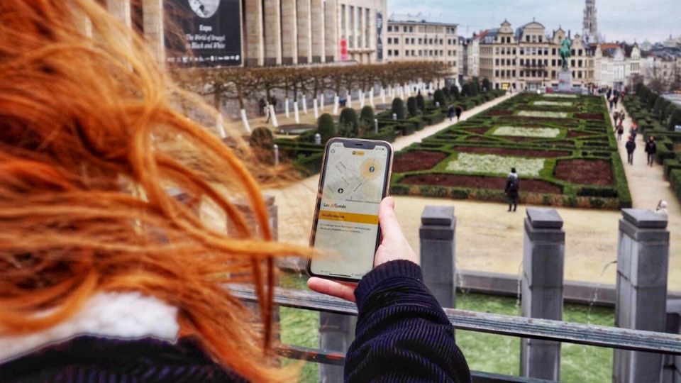 Brussels: Outdoor City Escape Game With Drinks - How the Game Works: Backpack, App, and Team Riddles