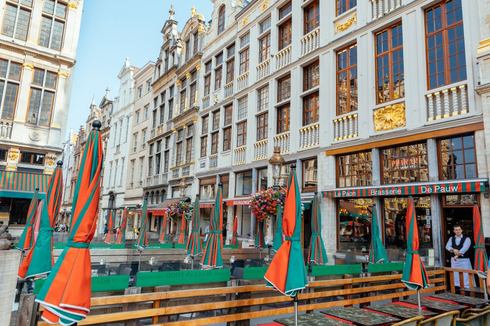 Brussels: Private Tour w/ Locals – Highlights & Hidden Gems - Meeting at Cafe Archipel on Marché aux poulets: Start Where the Action Is