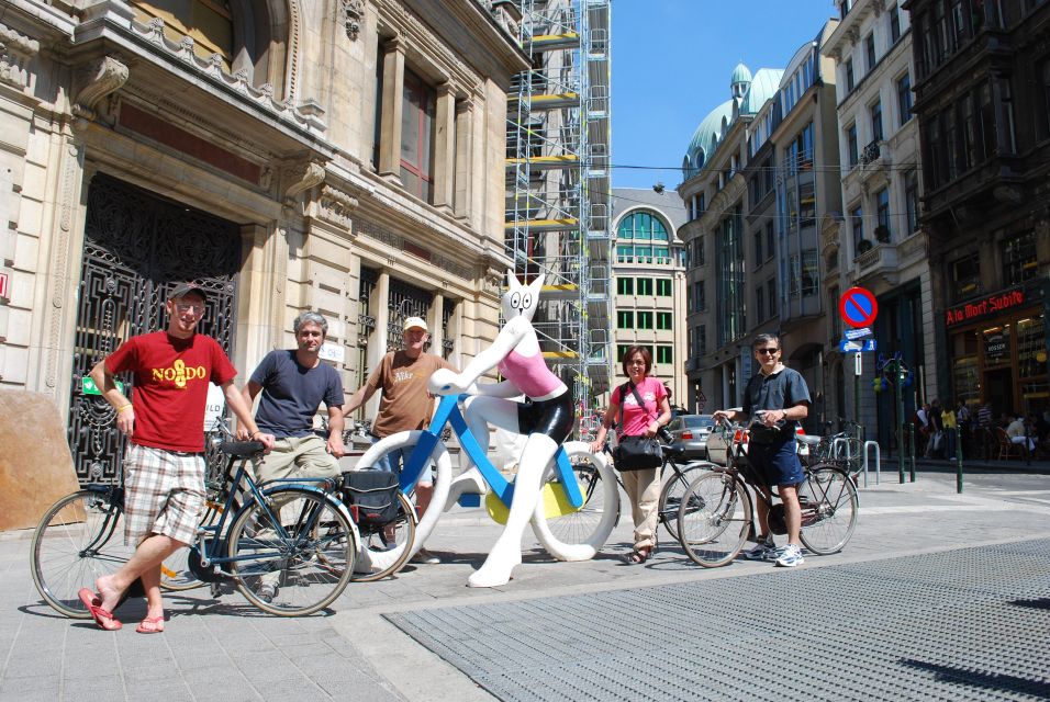 Brussels: Sightseeing Bike Tour - The Halfway Stop for Fries (and a Beer): Fuel Without Making It a Meal