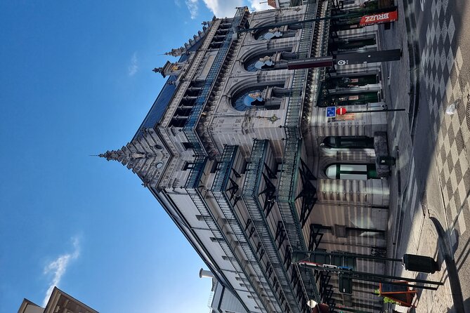 Brussels through its comics murals - When is this tour the best choice?