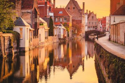 From Brussels: Bruges Day Trip with Boat Tour Option (ENG) - The Morning Coach and a Clean Start at Central Station