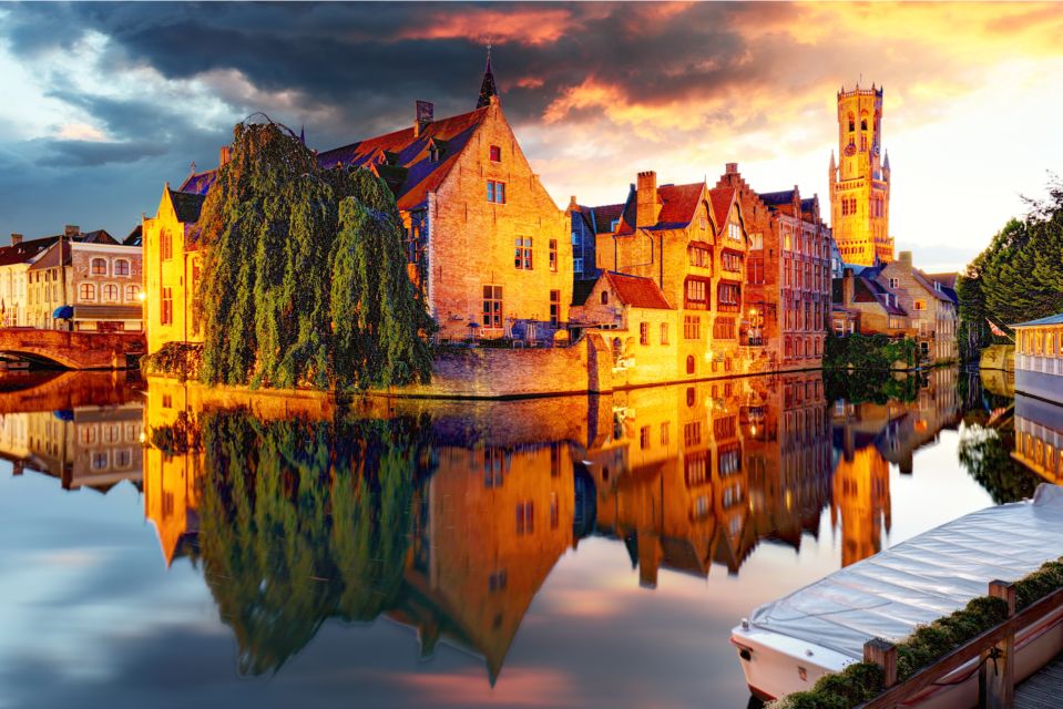 From Brussels: Bruges Day Trip with Boat Tour Option (ES) - Canal-Side Bruges: Rozenhoedkaai and Dijver Canal Banks
