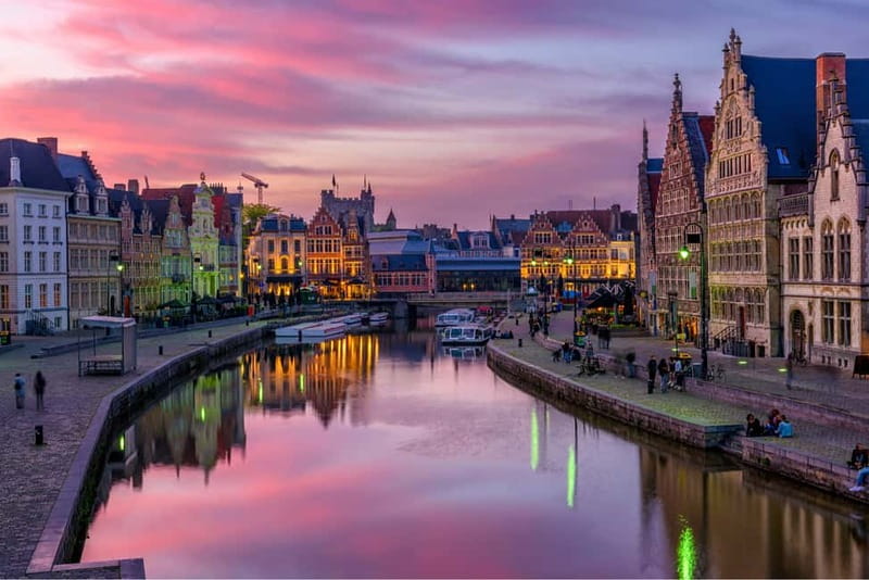 From Brussels: Day Trip to Ghent with Atomium in English - Medieval power and pretty corners: Graslei, guild halls, Patershol